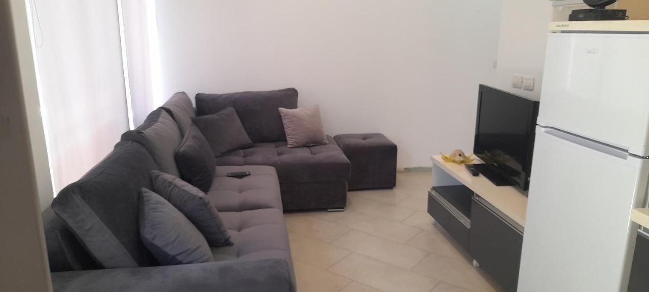 Eri Apartament Appartement Himare Buitenkant foto