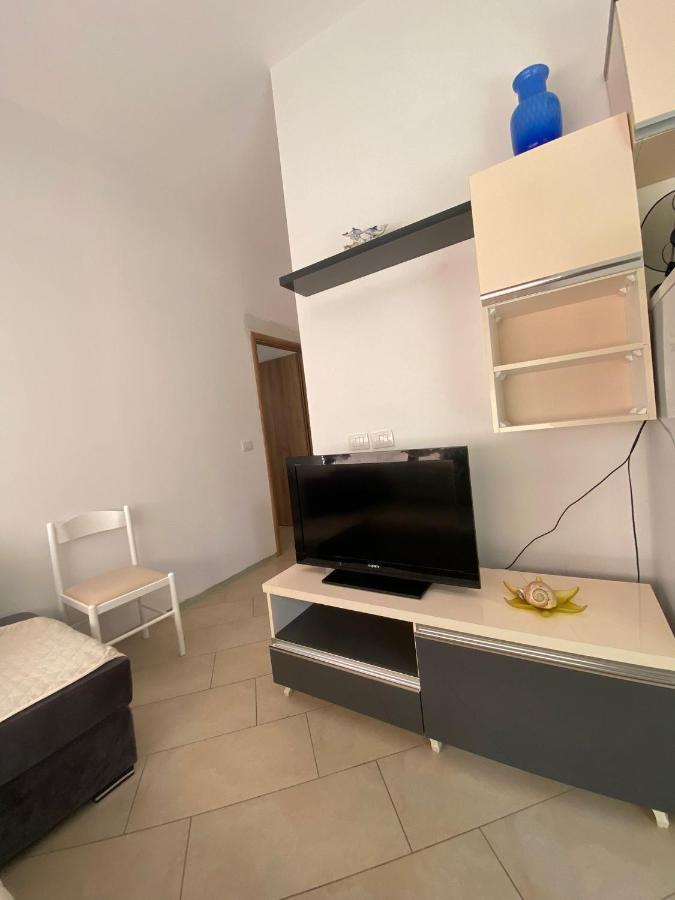 Eri Apartament Appartement Himare Buitenkant foto