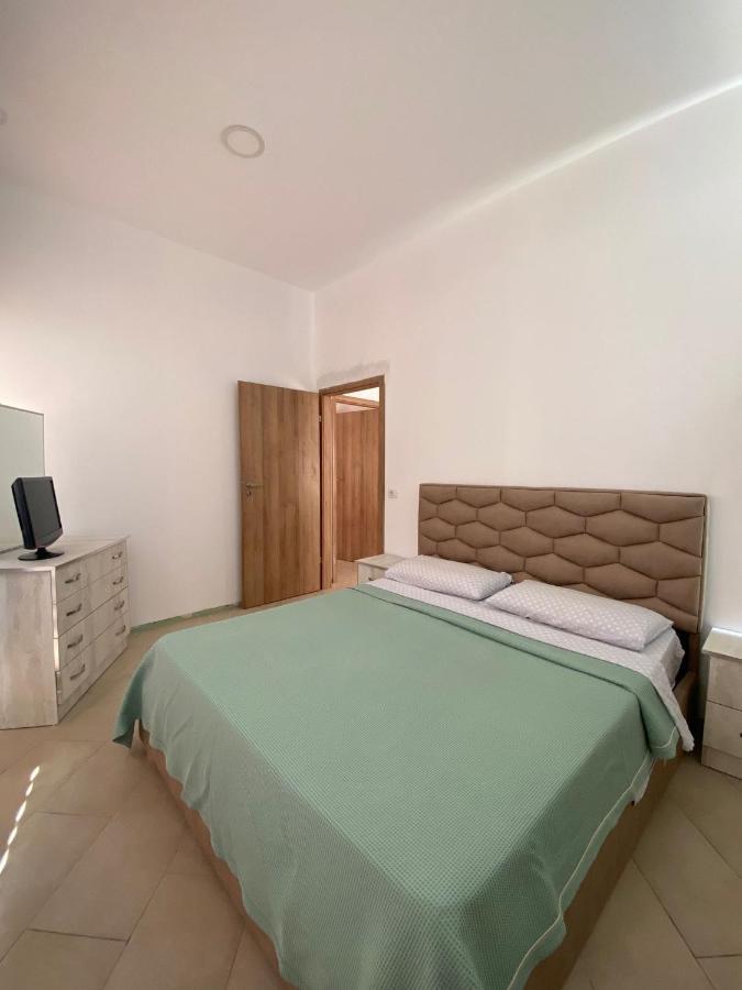 Eri Apartament Appartement Himare Buitenkant foto